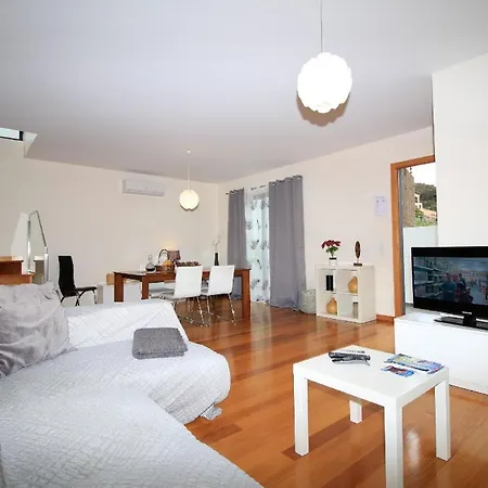 Ferienhaus Fuer 9 Personen Ca 120 Qm In Machico, Madeira Ostkueste Von Madeira *