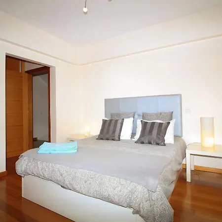 Ferienhaus Fuer 9 Personen Ca 120 Qm In Machico, Madeira Ostkueste Von Madeira *